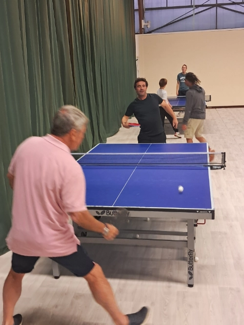 Match d’entraînement au club L’Espadon de tennis de table au Croisic.